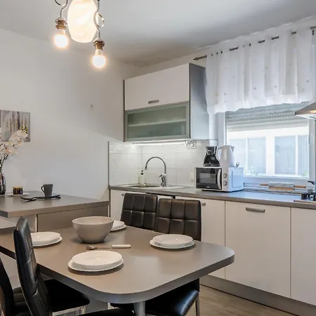 Apartment With A Parking Space - 23333 Vir