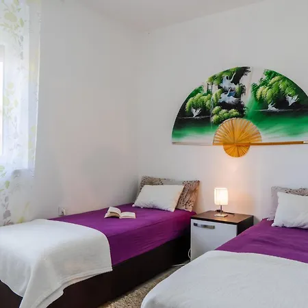With A Parking Space - 23333 Apartment Vir